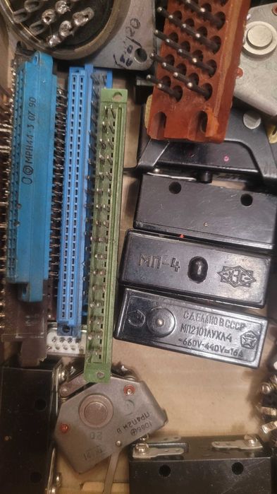 радиодетали, транзисторы, реле, диоды