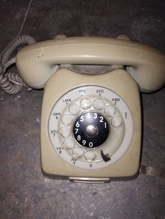 Telefon stacjonarny z PRL