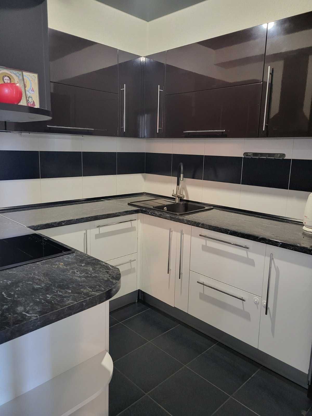 Продам 1кв. 40кв.м., вул.Сахарова / Висоцького