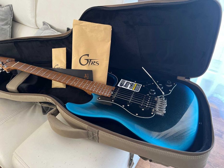 Mooer GTRS Guitar Profess. 801 DN + Mooer F4 WH