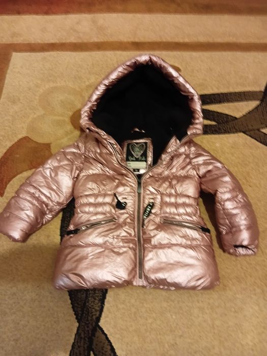 Продам куртку на дівчинку