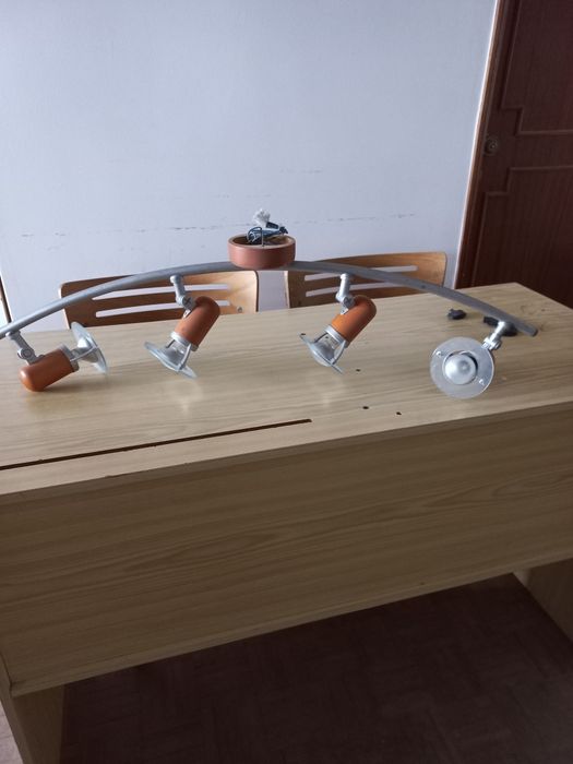 Candeeiro de tecto  com 4 focos