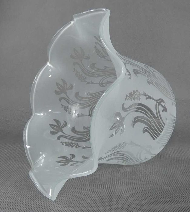 Biały TULIPAN klosz LAMPA NAFTOWA secesja 8,6 cm