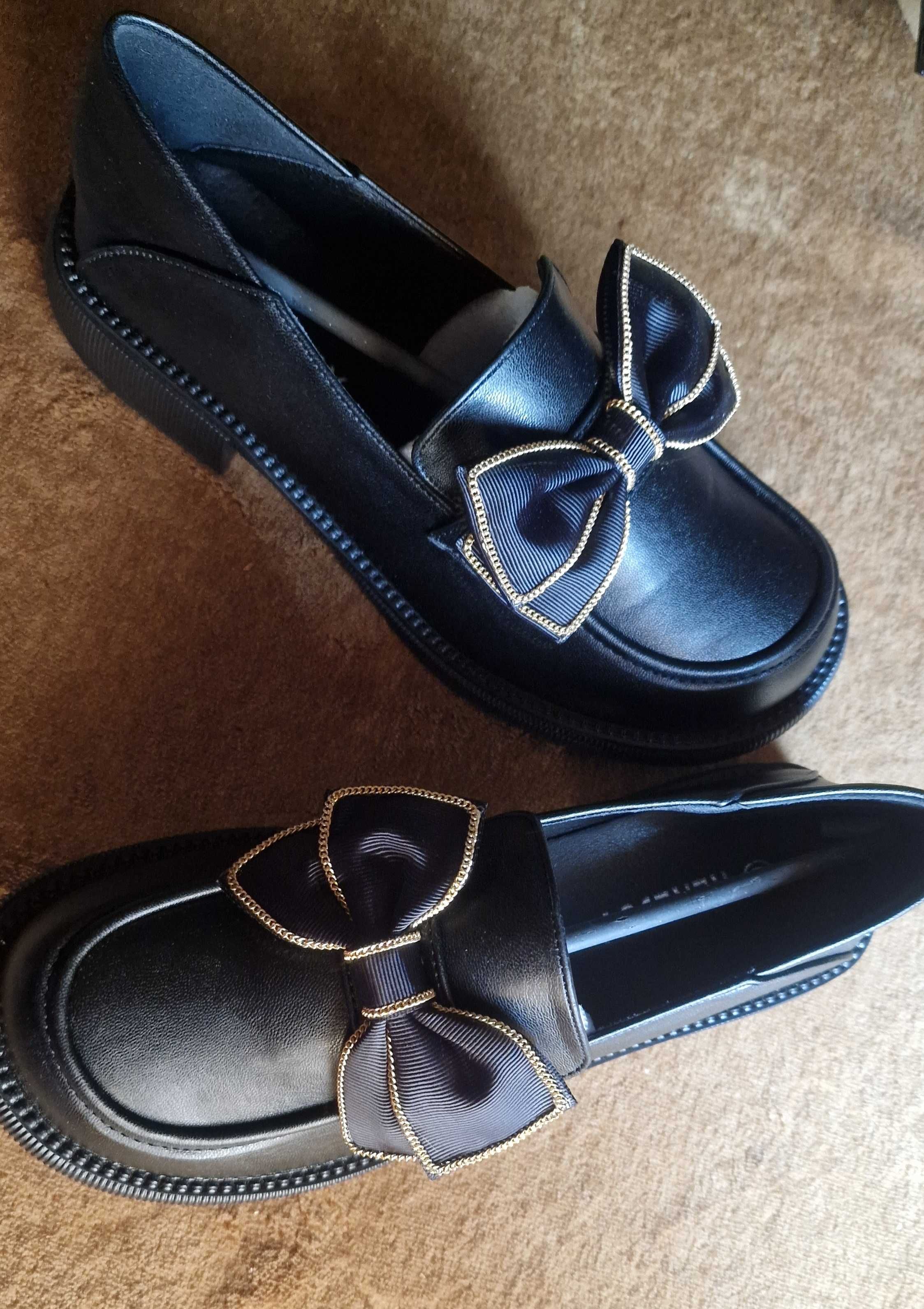 Sapatos com laço