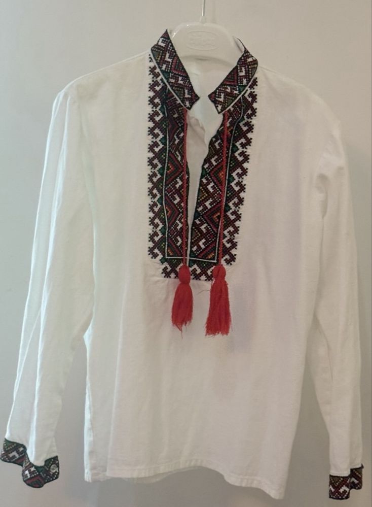 3 разных вишиванки детские