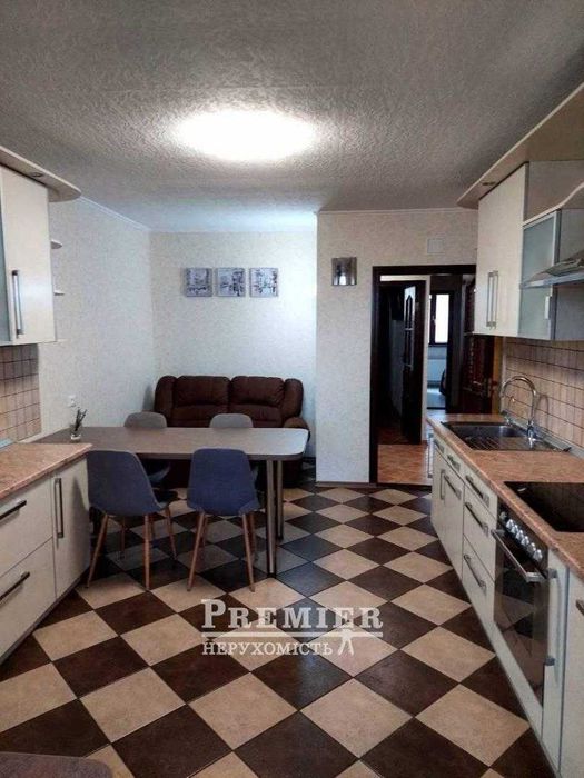 Продам 2-х ком квартиру в Приморском районе.