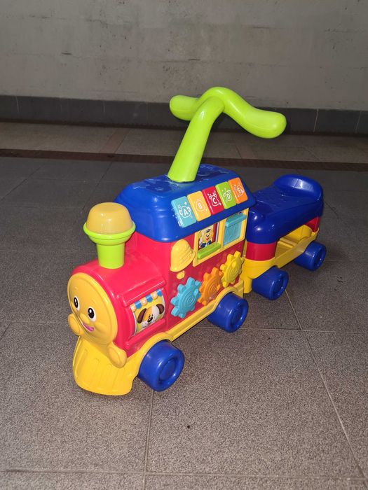 Comboio interativo criança