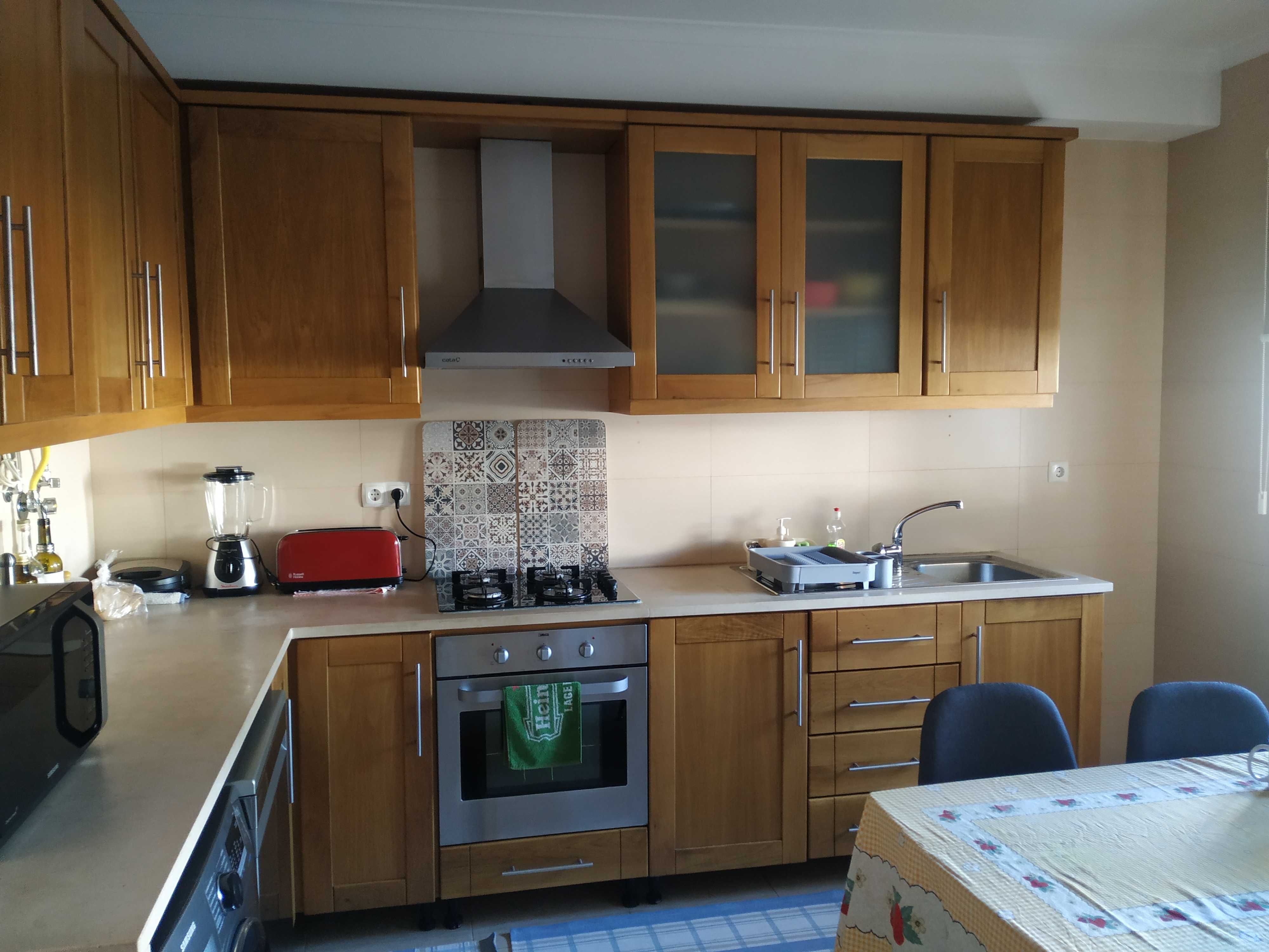Arrendamento de apartamento t2 na rua Tó Quim Barreto, 3