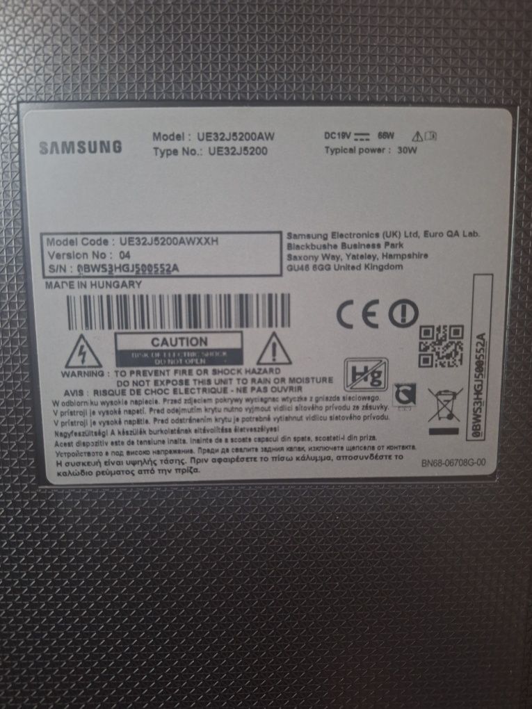 Телевізор Samsung 32 UE32J5200AW на запчасти або відновлення