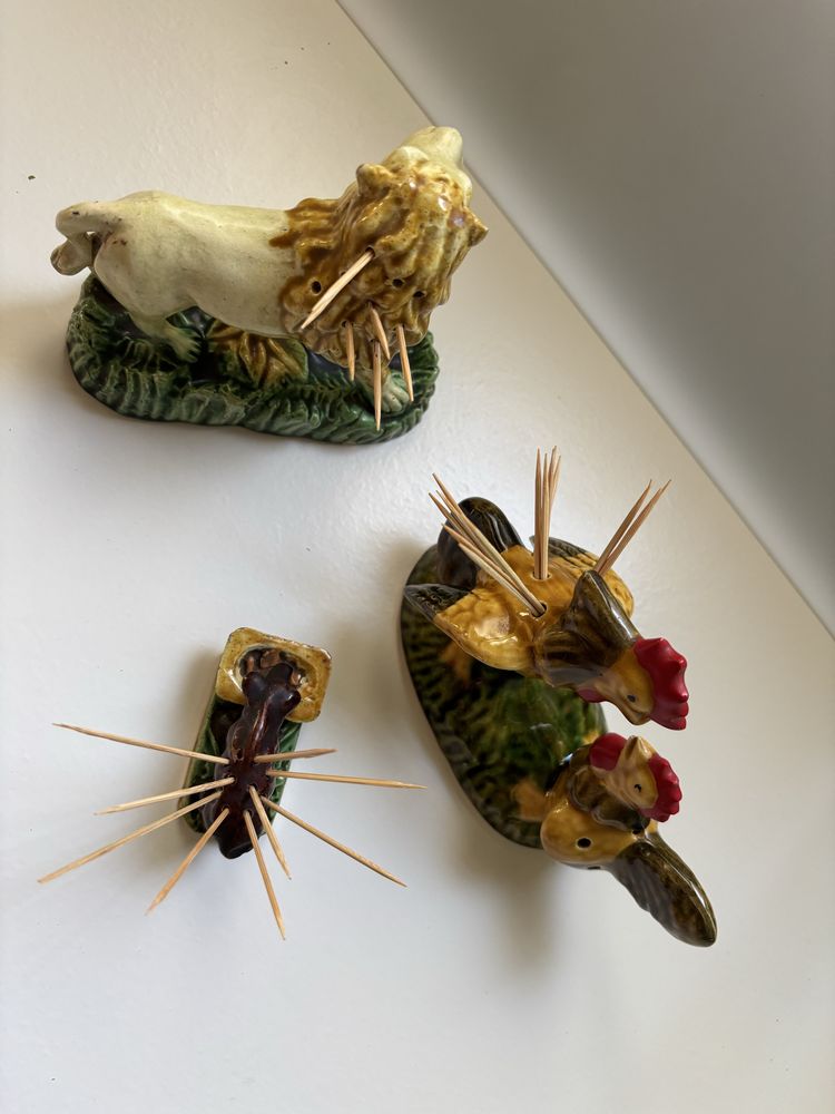 Paliteiro Vintage em Cerâmica – Porquinho Pequeno (≈6 cm) Com carimbo.