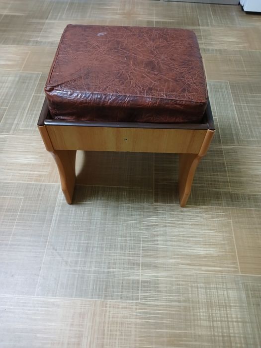 Продам пуфик м'ягкий.