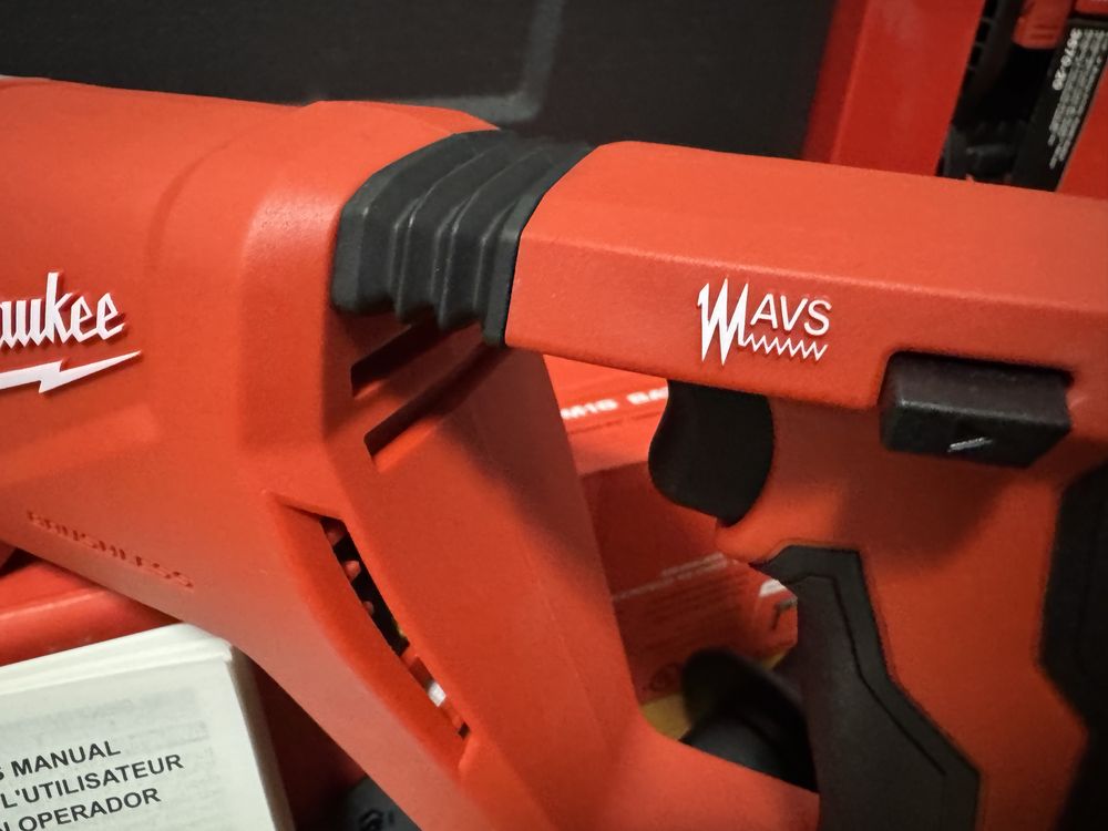 Перфоратор акумуляторний Milwaukee 2613-20, SDS-PLUS 2,6Дж