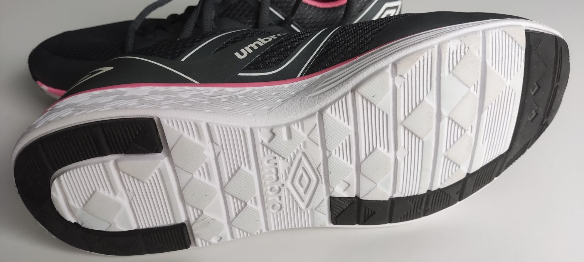 Buty Umbro r. 38