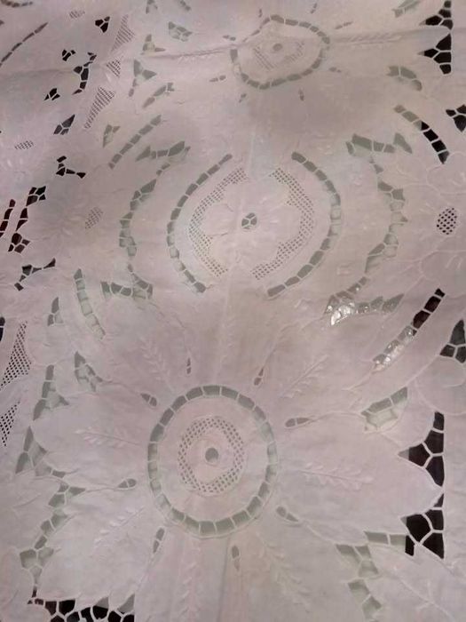 Toalha bordado da Madeira (com 12 guardanapos), artigo Nacional