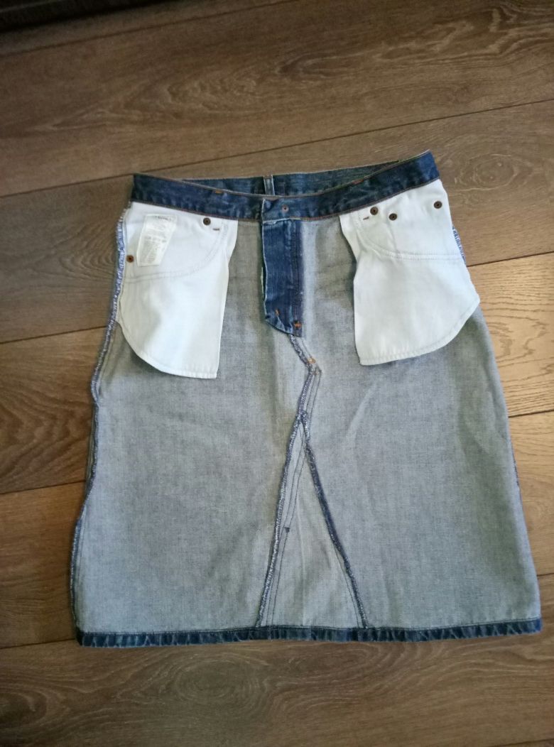 Продам стильную классику - джинсовую юбку Fishbone в новом состоянии!