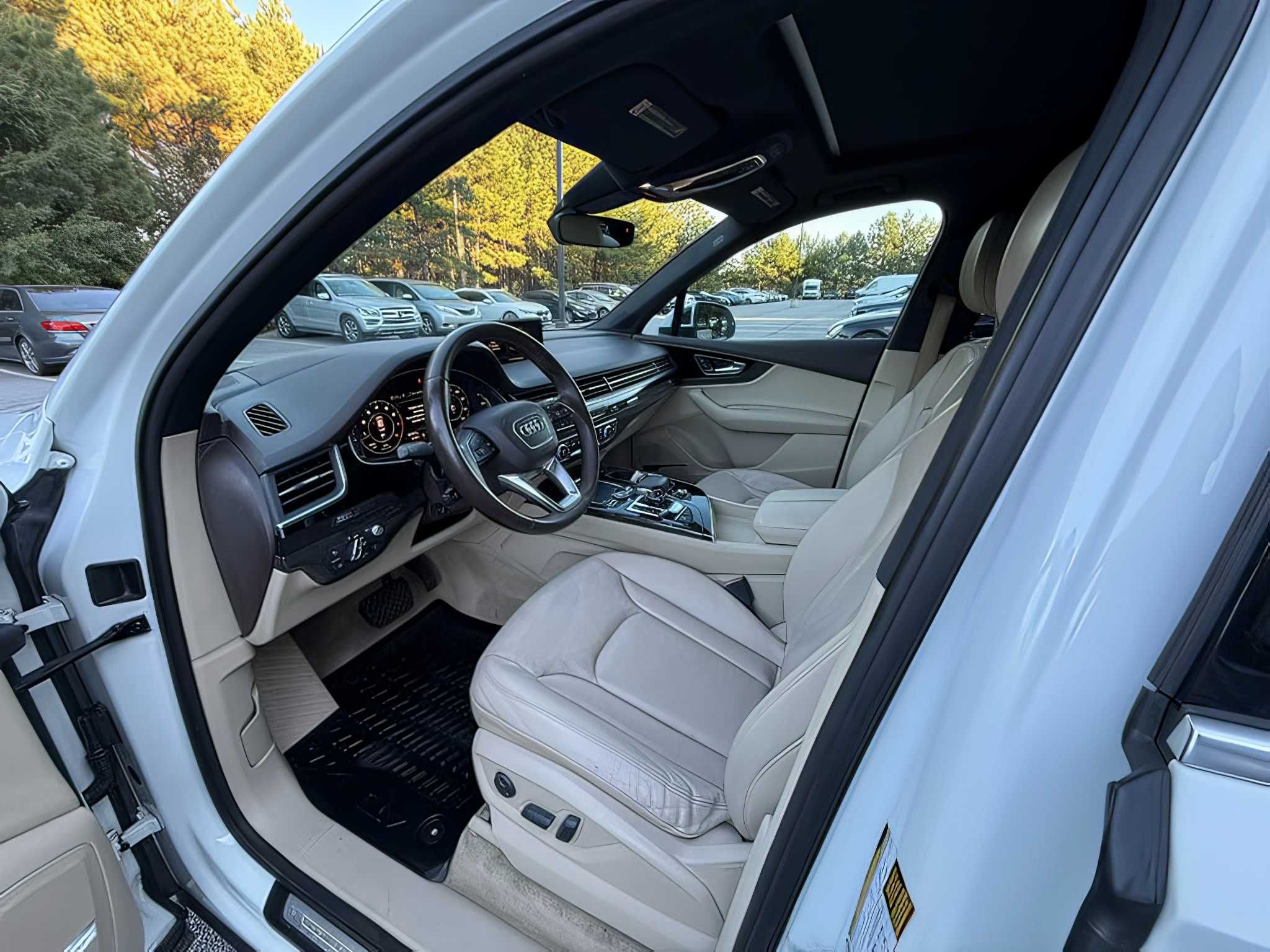 2017 Audi Q7  quattro Prestige
