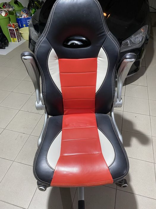 Cadeira gamming em otimo estado