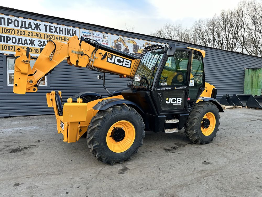 Телескопічний навантажувач JCB