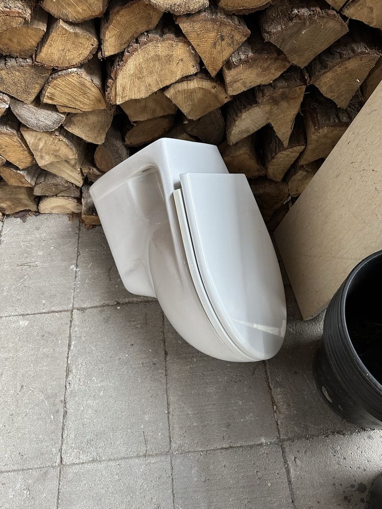 Miska WC z klapą