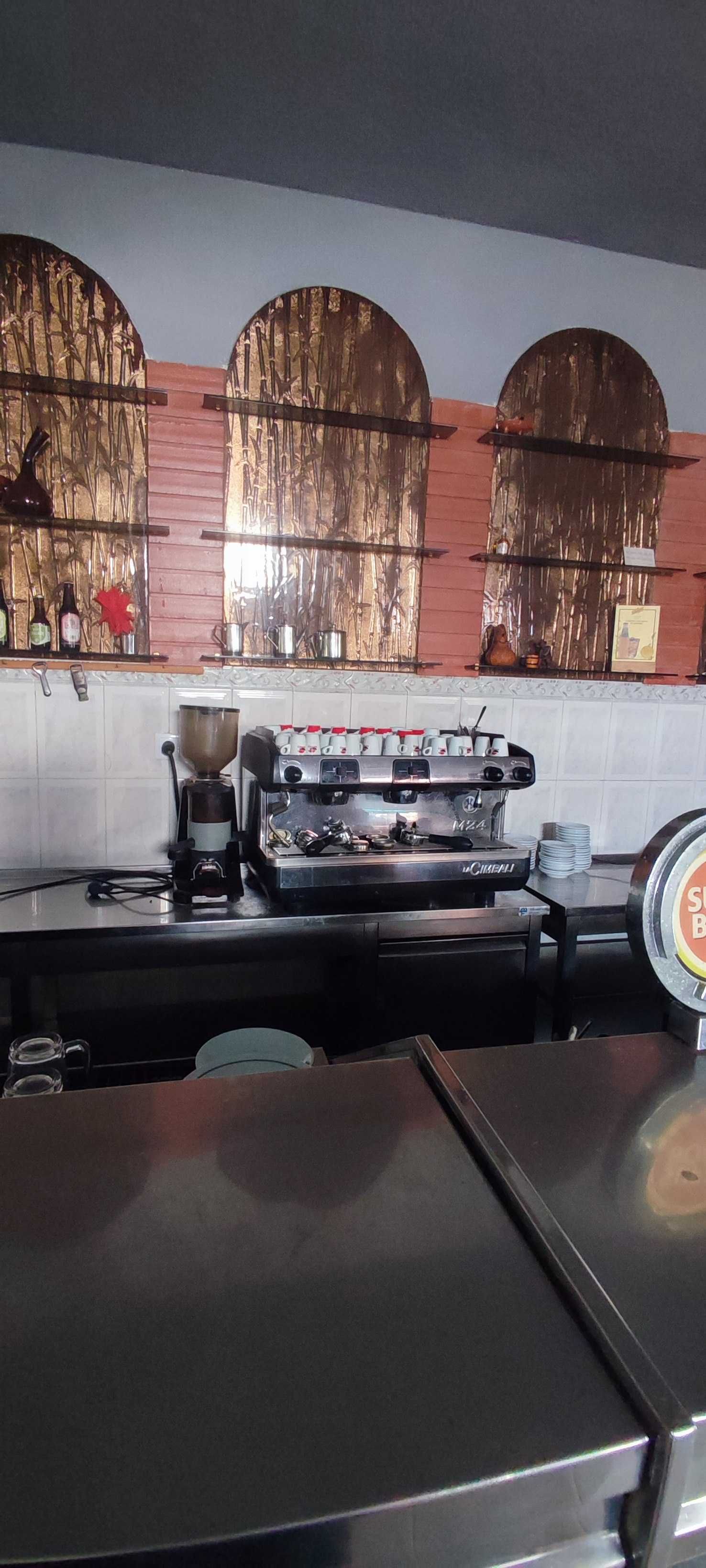 Trespasse Café em Carenque