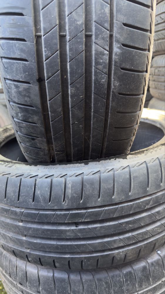 225/40/19 Goodyear