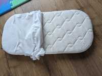 Nowy materacyk Chicco Hug wraz z prześcieradłem