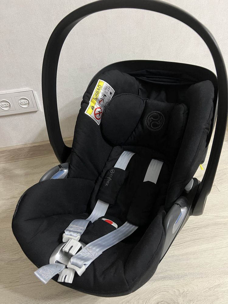 Автокрісло CYBEX CLOUD Z i-SIZE DEEP BLACK та база Cybex Z isofix