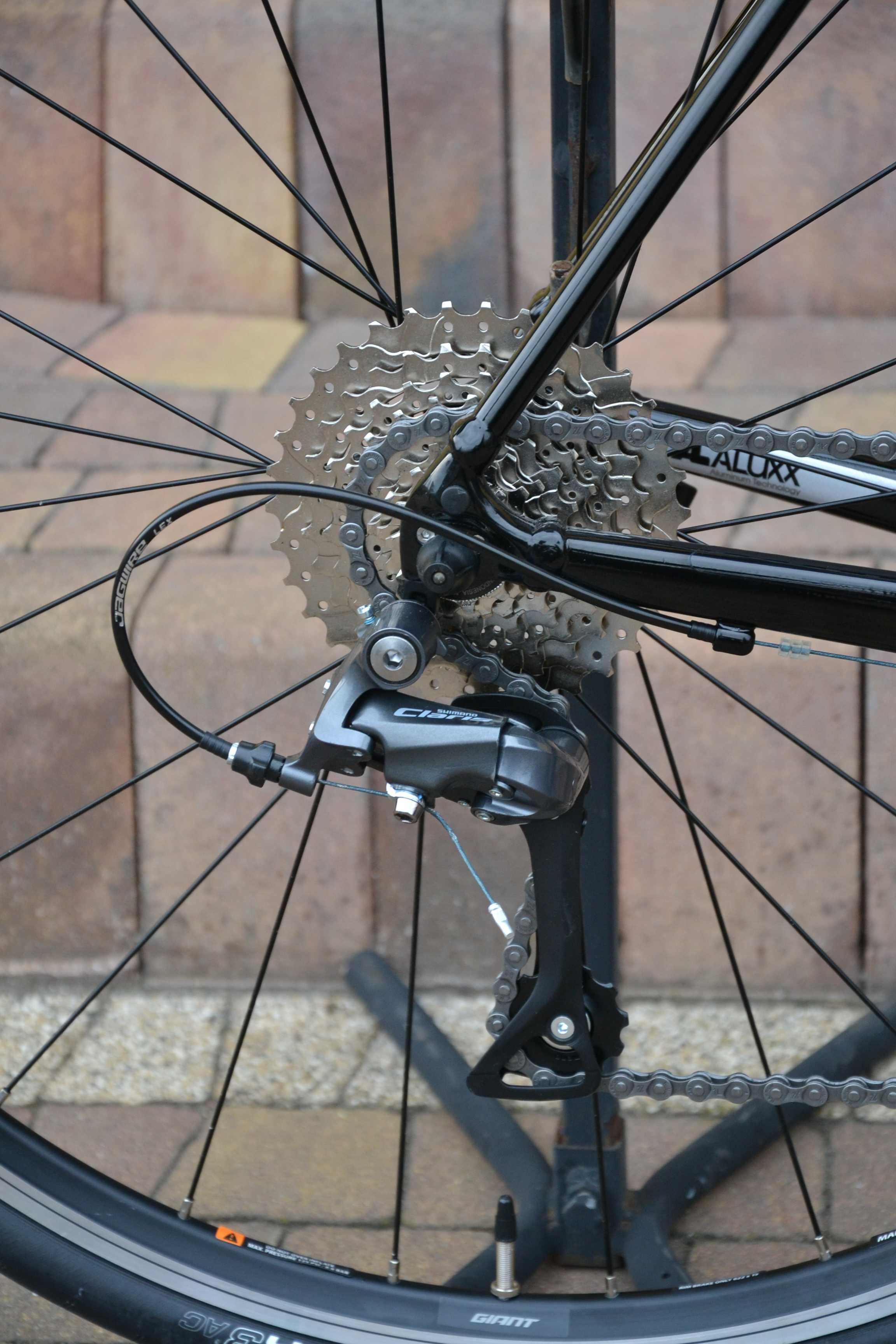 Giant Contend 2 Shimano Claris 2x8 rozmiar XL 2024 NOWY