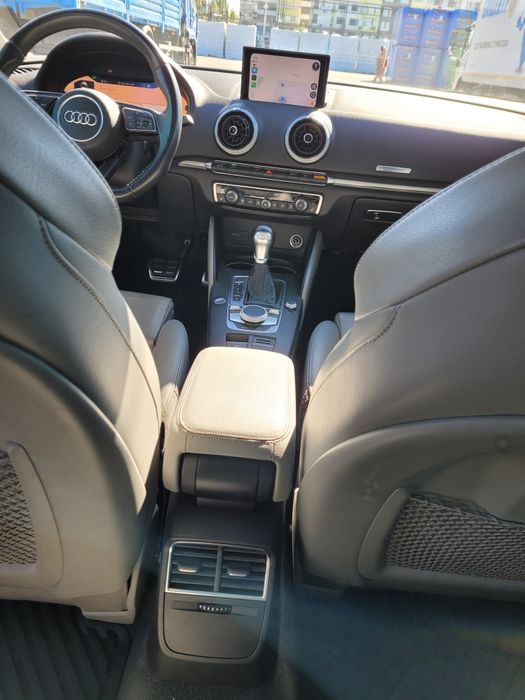 Audi A3 e-tron 2018 плагін гібрид