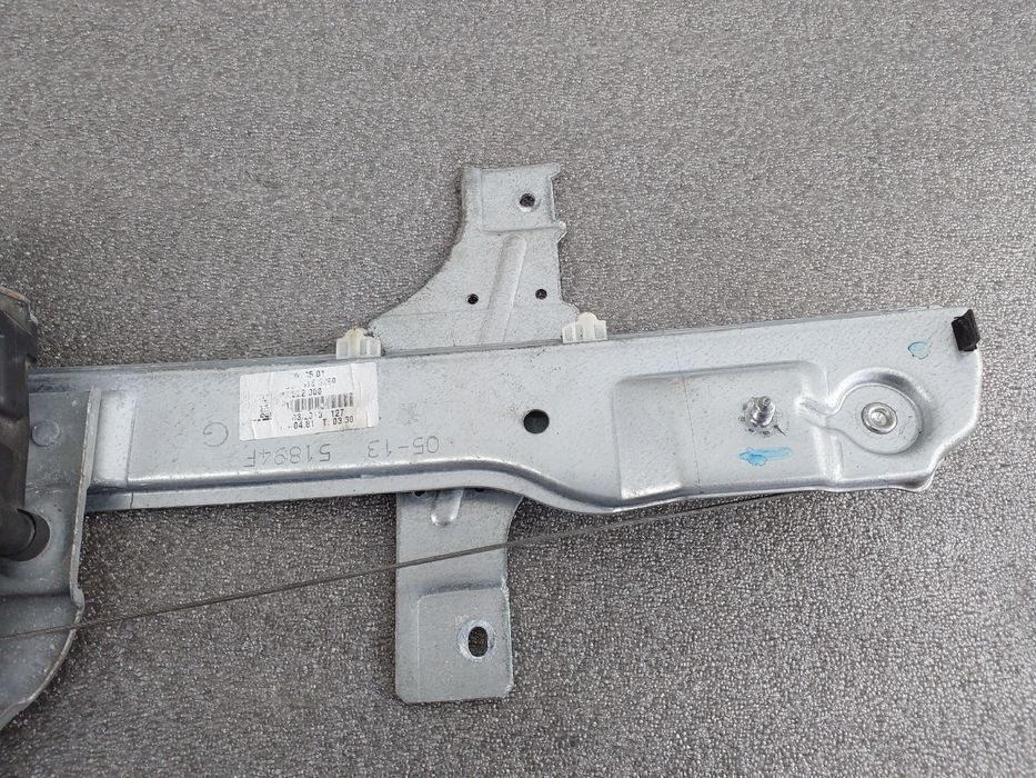 Elevador vidros frente esquerdo PEUGEOT 208