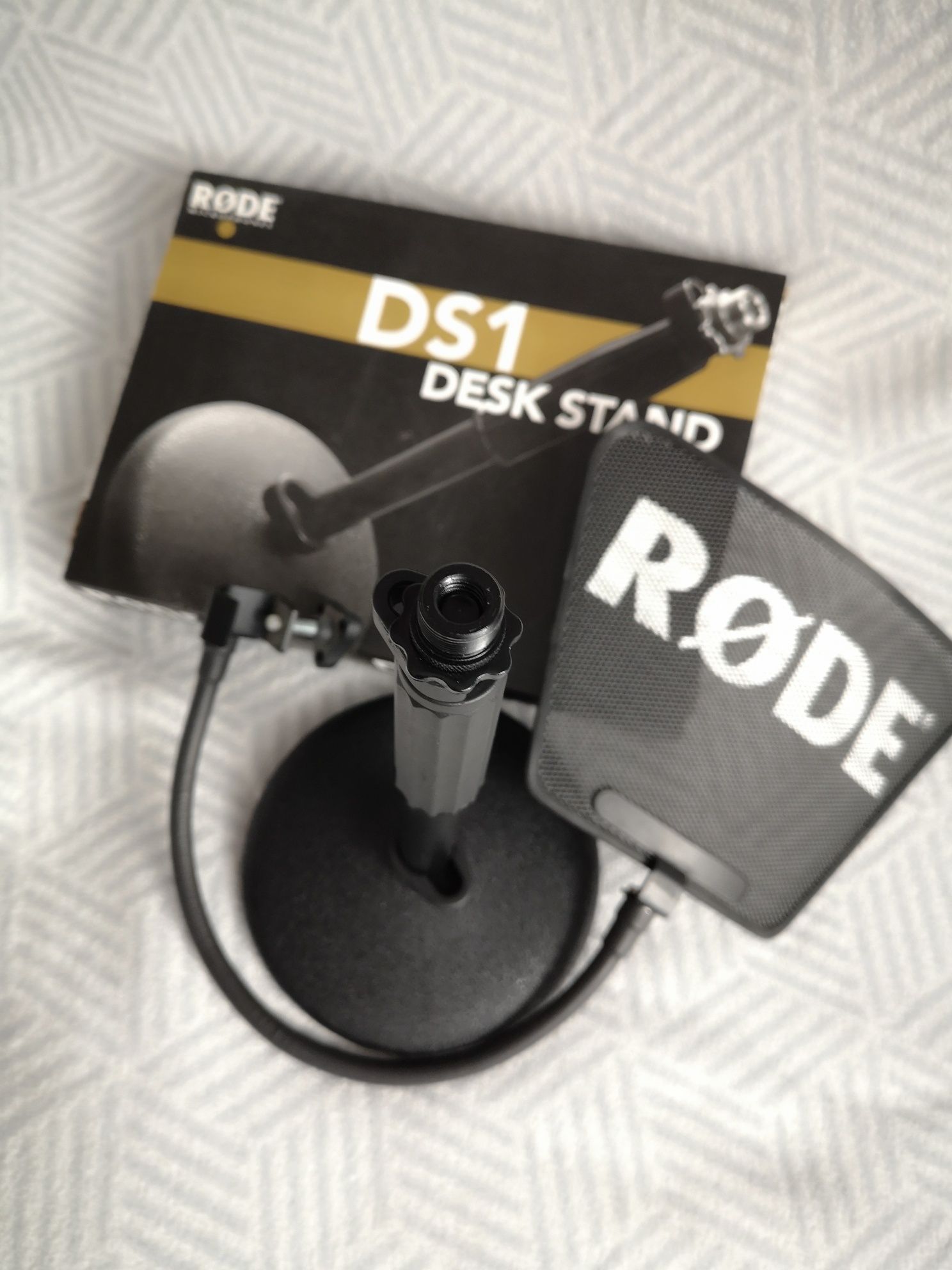 Statyw biurkowy do mikrofonu RODE DS1 Desk Stand + pop filtr RODE