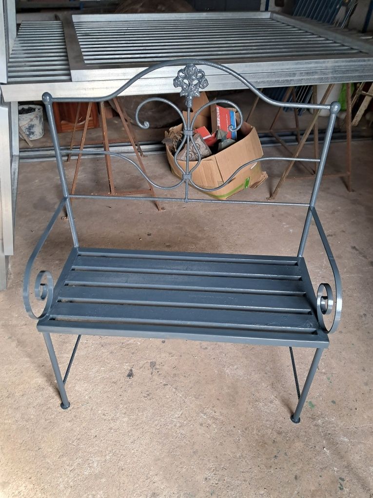 Bancos  para jardim.