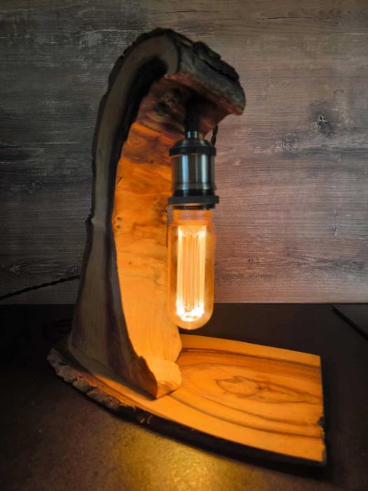 Lampa stołowa loft z naturalnego drewna – handmade (bez żarówki)