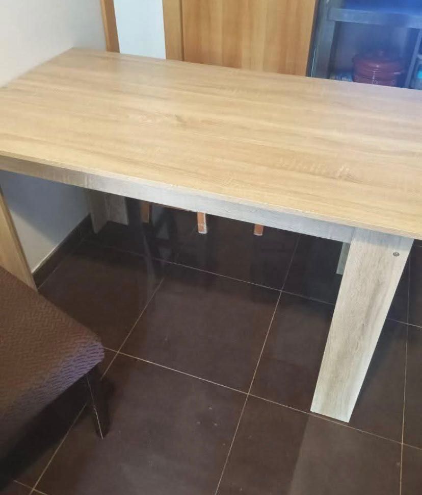 Mesa de jantar retangular