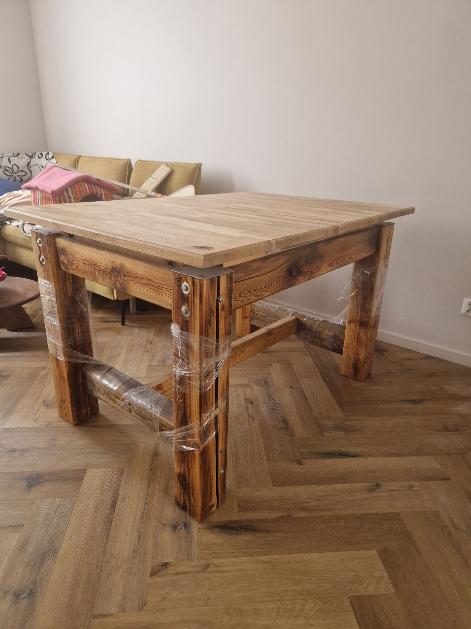 Stół z drewna nowy rozkładany 130cmx90cm