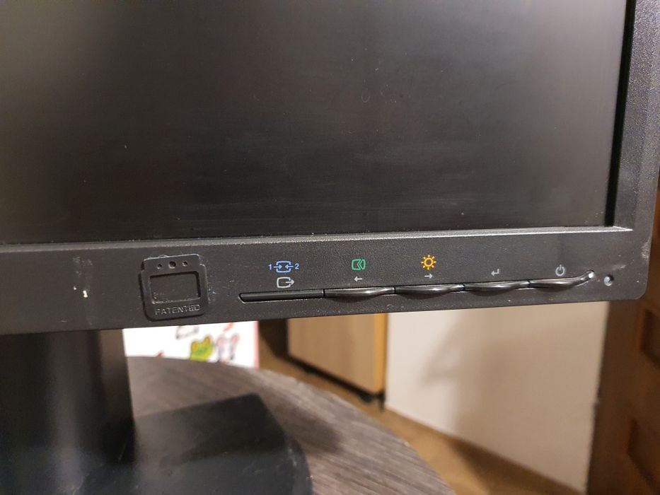Monitor lenowo 22 cale