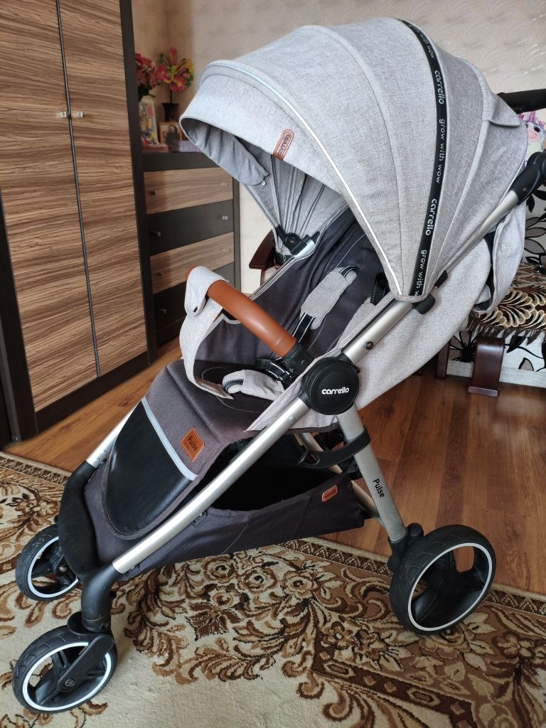 Carello Pulse (беж) візок прогулянковий