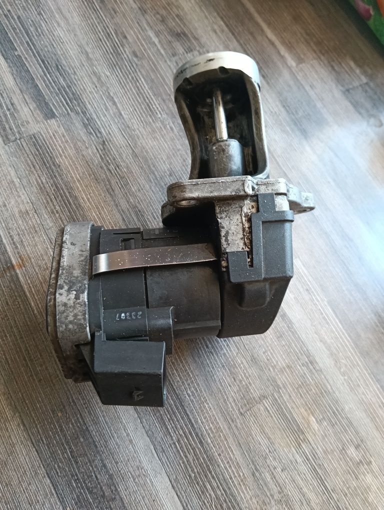 Zawór EGR zabawki Sharan 2.0tdi