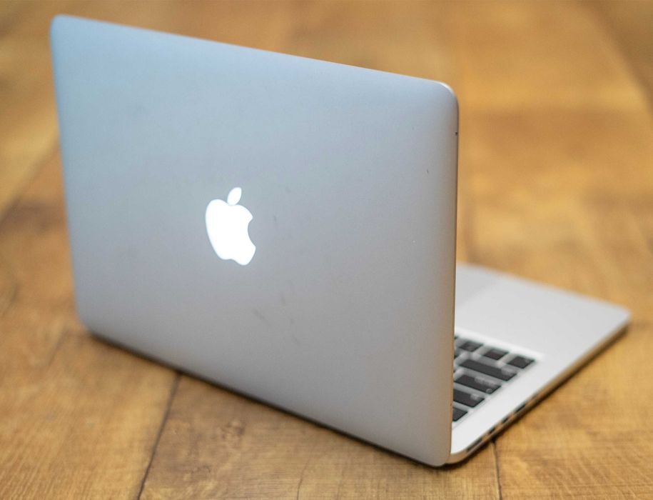 MacBook Pro 13 2015 | 8ГБ/256ГБ (з нюансами)