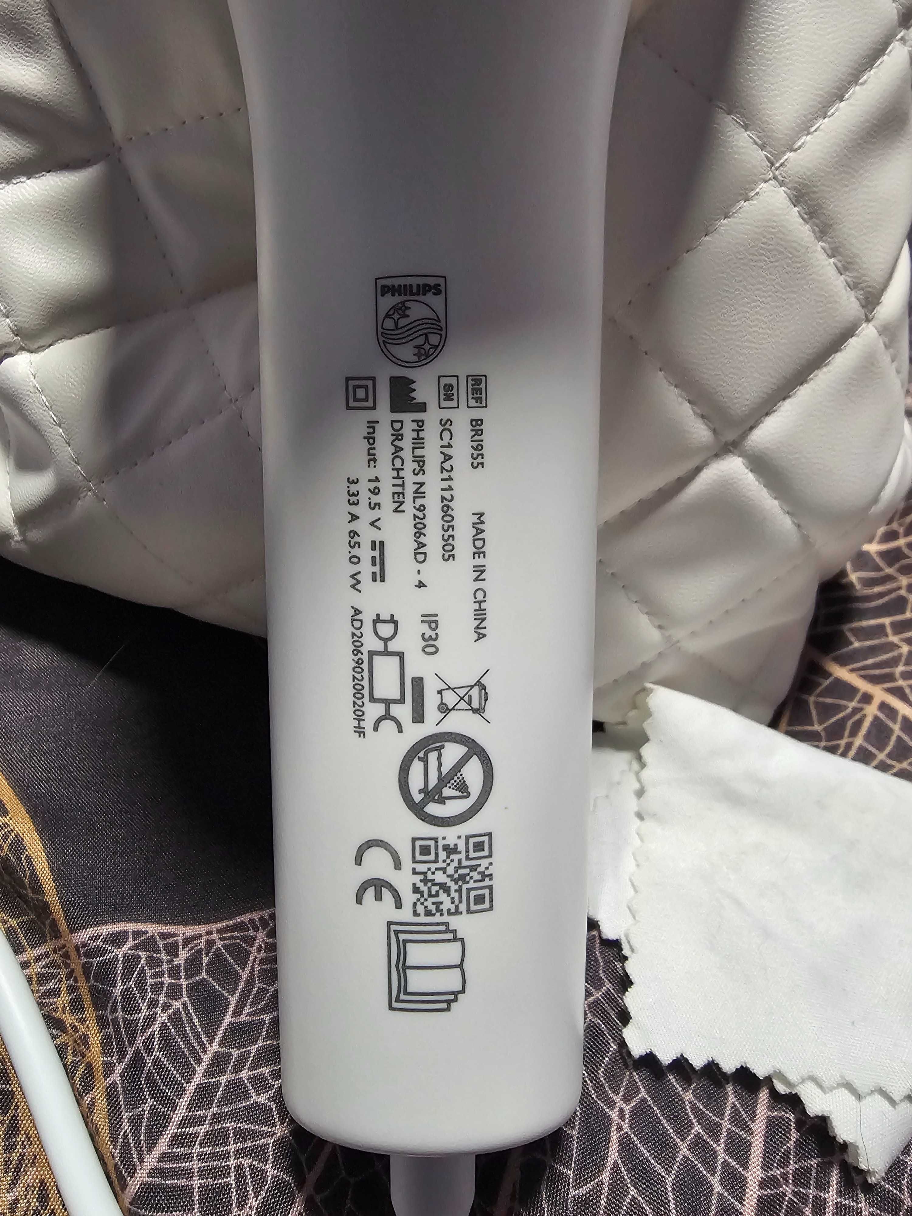 Depilator Philips Lumea 9000 IPL BRI955 sprzedam