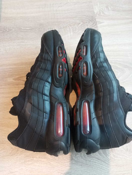 Nike Air Max 95 EUR 44 Pretas/vermelhas