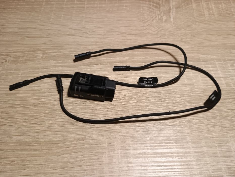 Złącze-A Shimano SM-EW90-B 5 Portów Di2 Junction Box kable EW-SD50