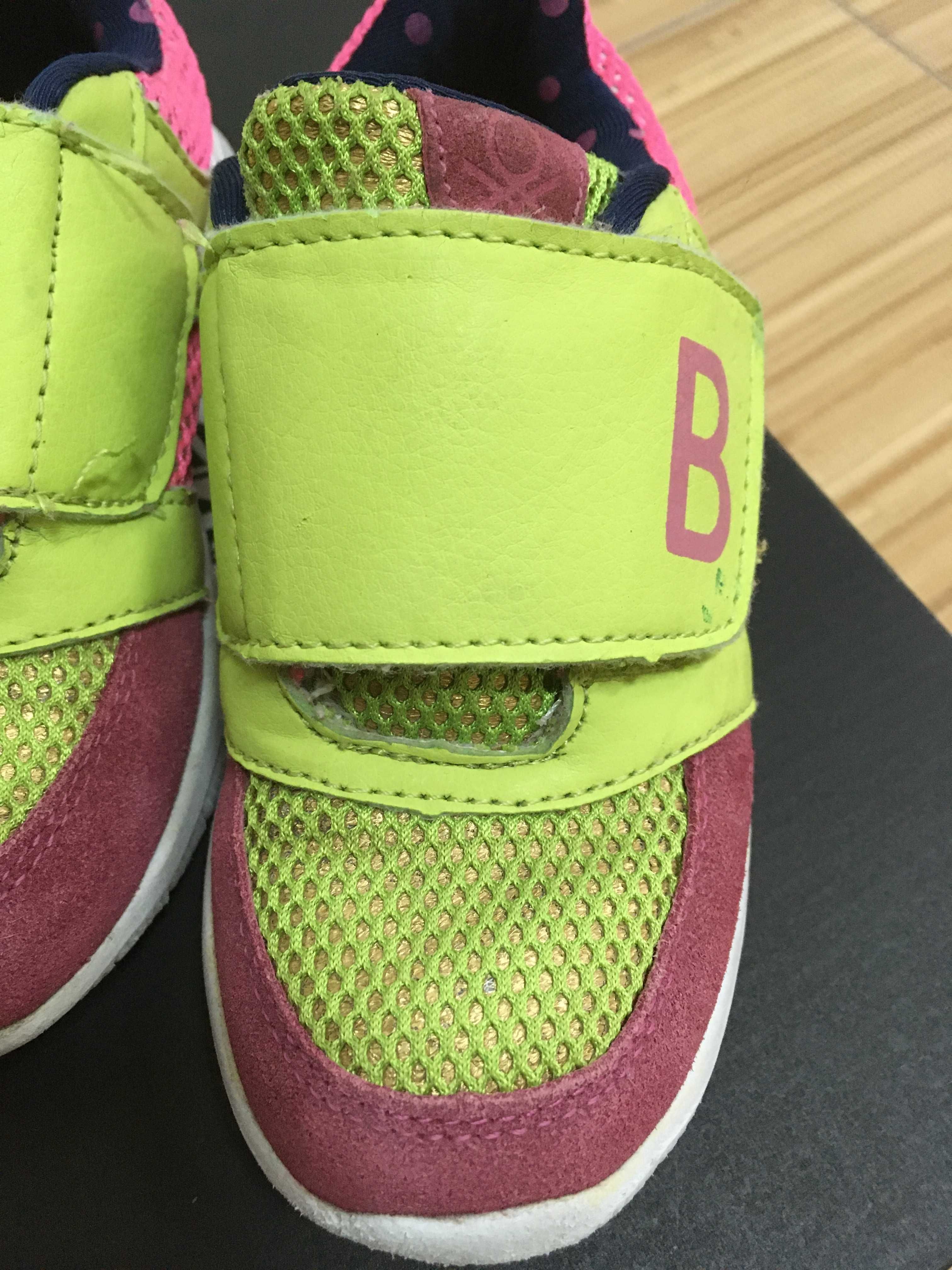 Брендовые кроссовки на девочку Benetton.
