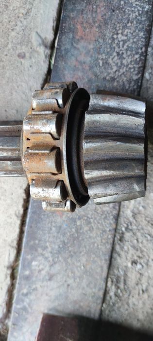 Вторинний вал ( ЮМЗ 6)