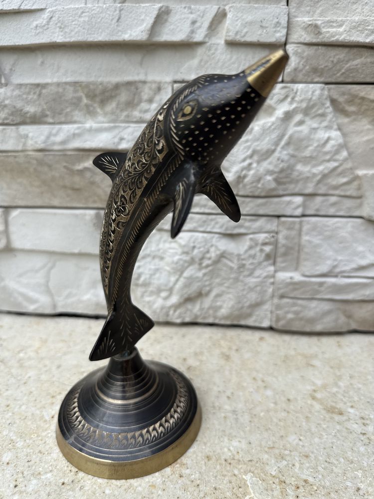 Mosiężny grawerowany delfin figurka delfina z mosiądzu