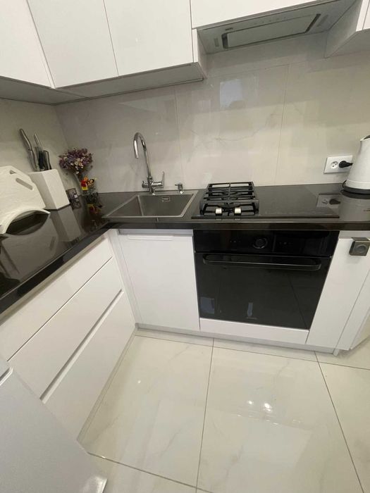 Центр! 2к. сталінка з новим ремонтом