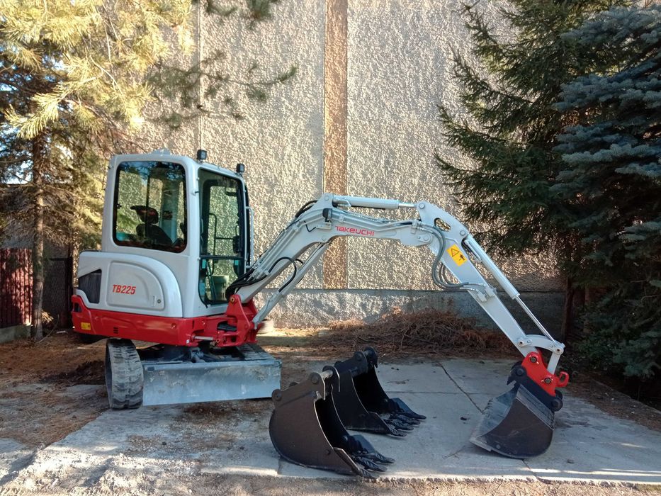 KOPARKA Usługi / prace ziemne / transport kruszyw