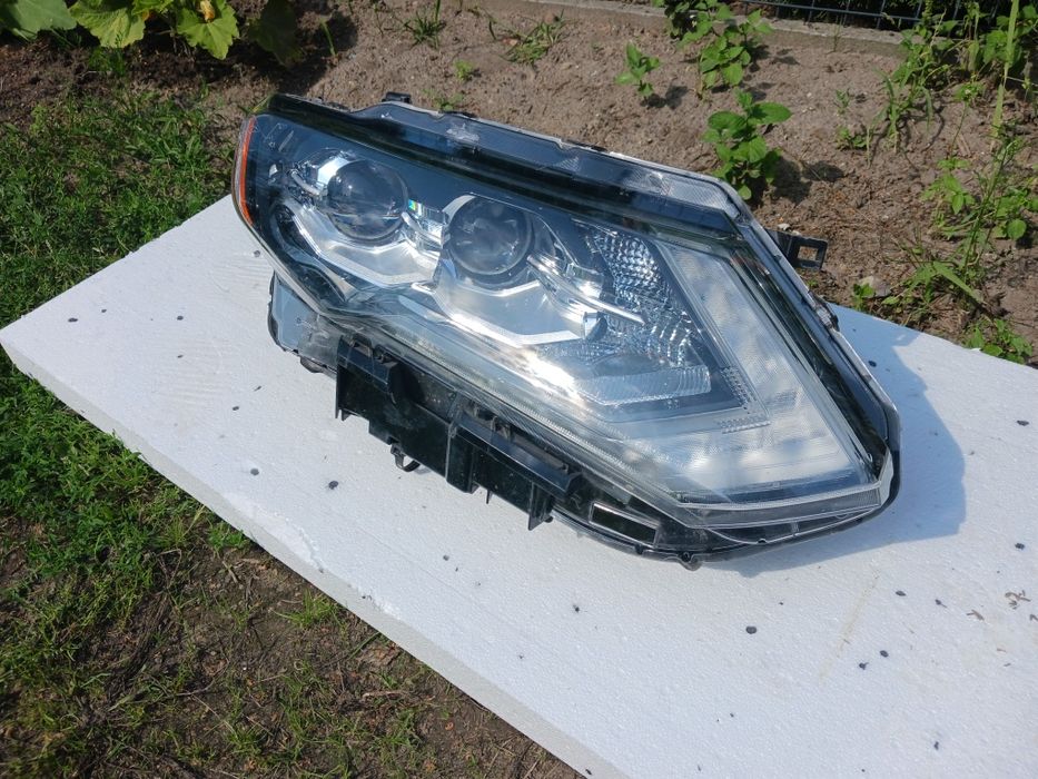 Nissan Rogue T32 2018r lampa prawa USA