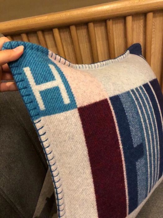 Плед с подушкой Hermes