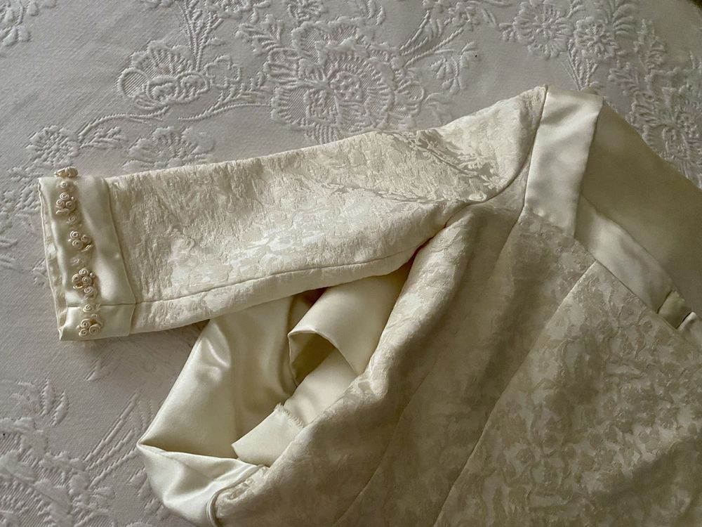 Vestido de noiva em seda e seda lavrada